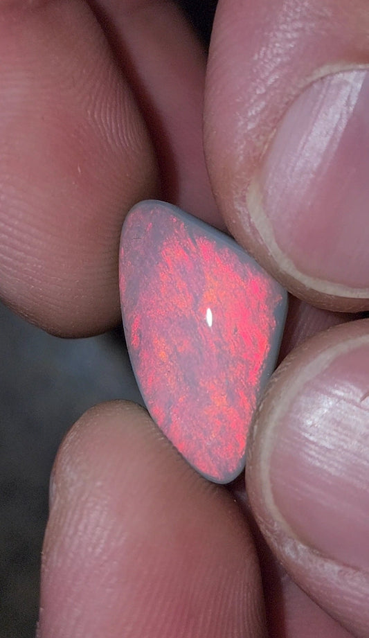 9.1ct Australian Opal Lightning Ridge Dark Opal Bright Red